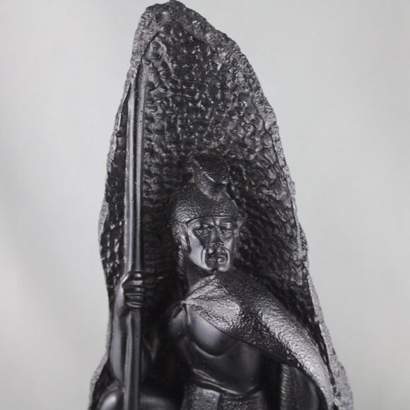 Vintage Coco Joe's Statue - King Kamehameha with Spear in Cave - Made with Lava - Picture 2 of 9